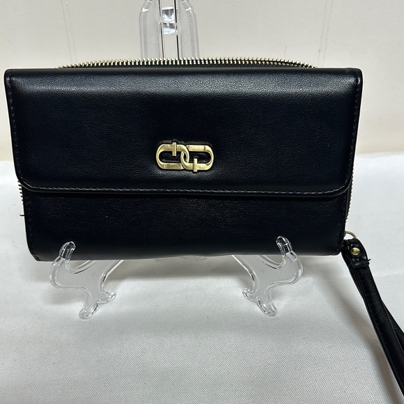 Time and Tru Black and Gold Wallet with Sleek Design - Picture 1 of 13